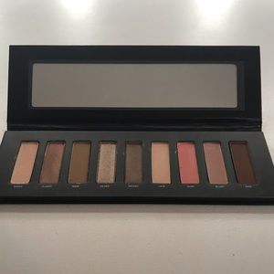 Studio makeup eyeshadow palette